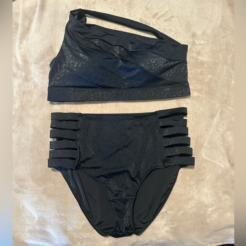 KIAVA one shoulder top:high waisted bottom bikini